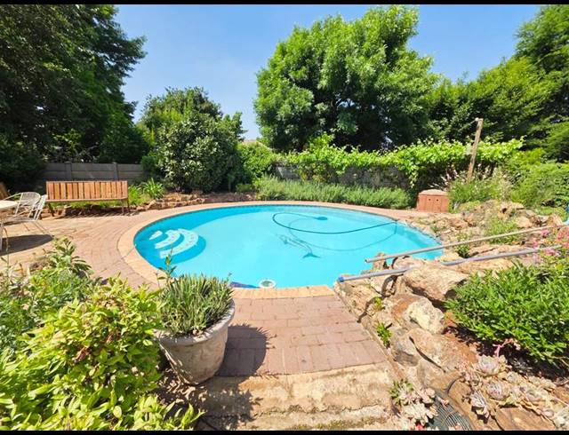 6 BEDROOM HOUSE FOR SALE IN MEYERTON CENTRAL